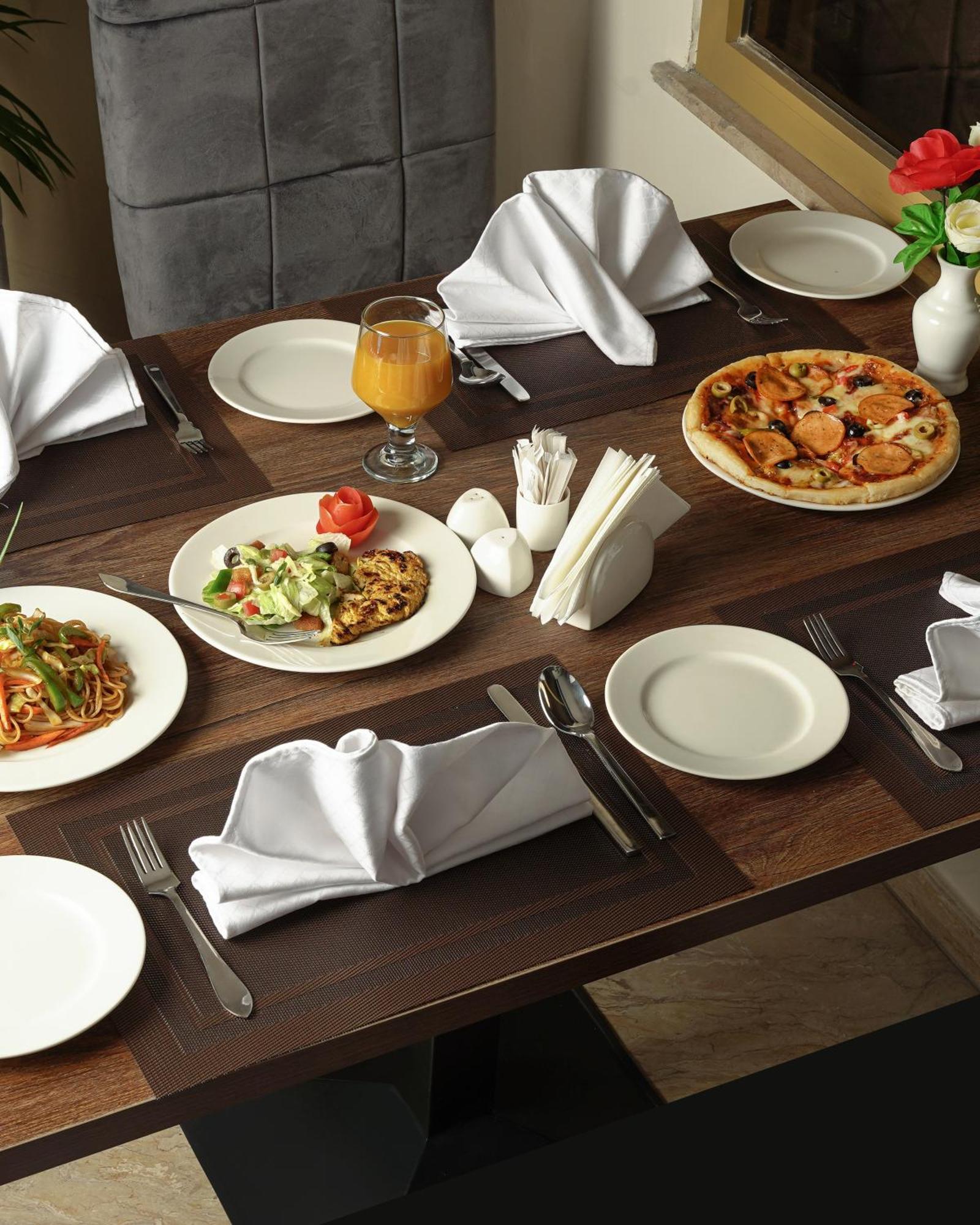 Faletti'S Express- Shimla Hill Lahore Buitenkant foto